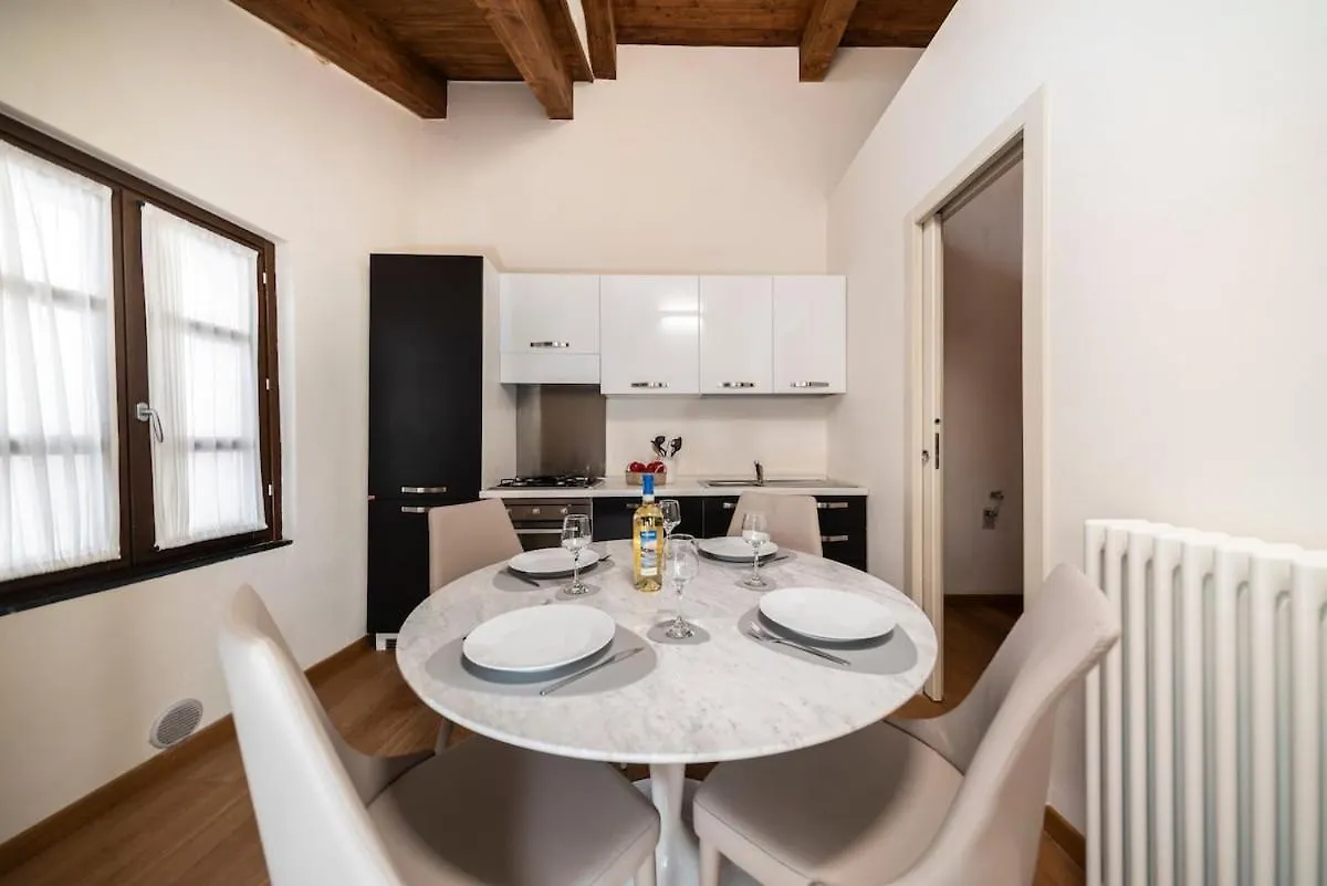 Daire Suite Deluxe In Palazzo Storico - Centro Sassari - Appartamento Porto Vecchio