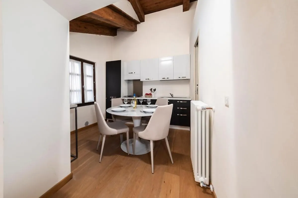 Suite Deluxe In Palazzo Storico - Centro Sassari - Appartamento Porto Vecchio İtalya